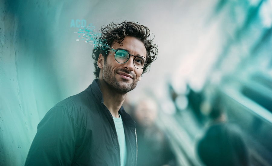 Man wearing glasses with B.I.G. NORM lenses from Rodenstock